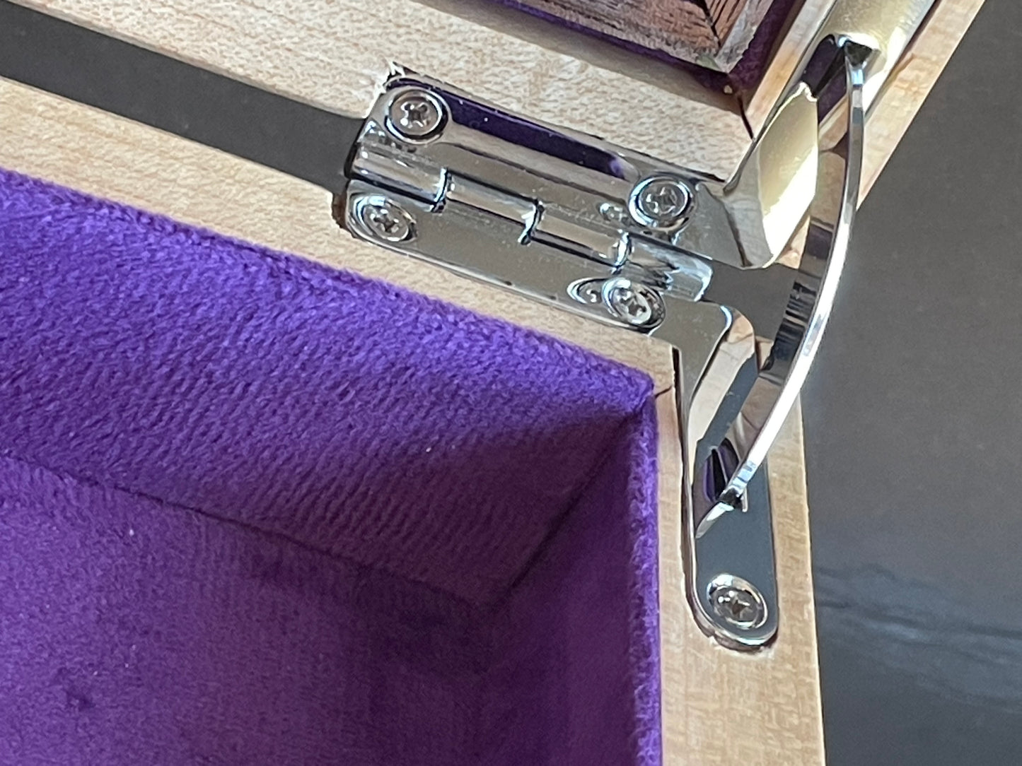8 watch box in solid wood, choice of linings, quality fittings