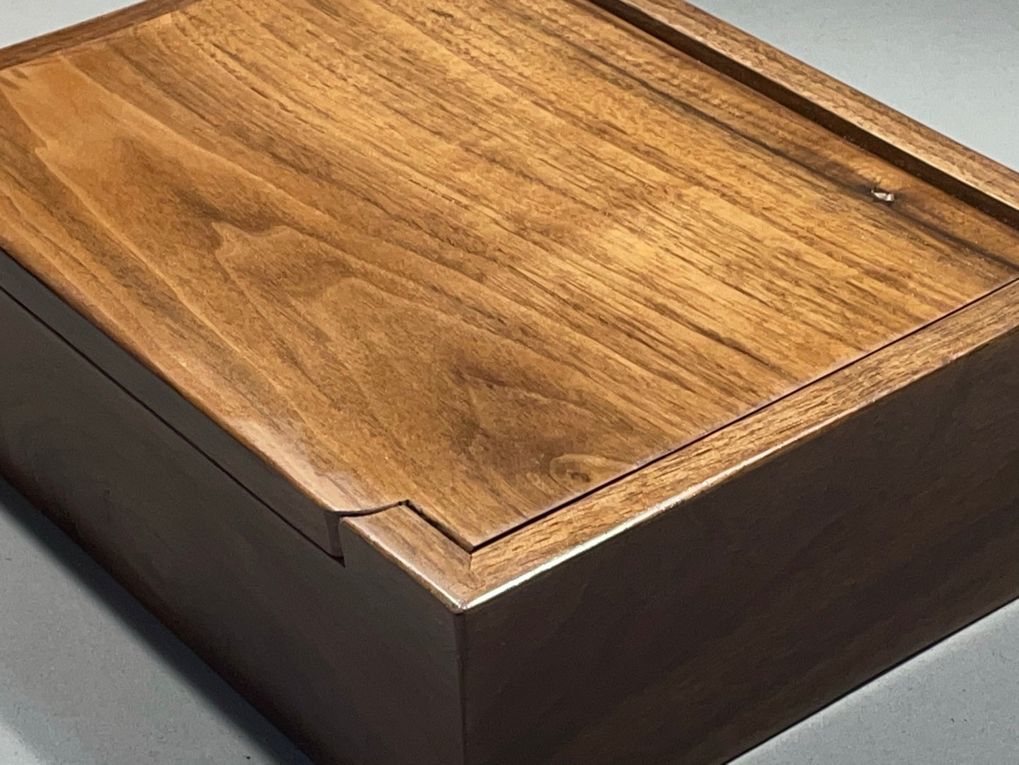 Troubridge watch box (available) for 8 watches