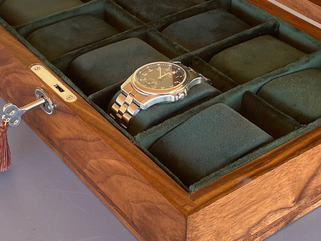 10 watch box in solid wood, choice of linings, quality fittings.