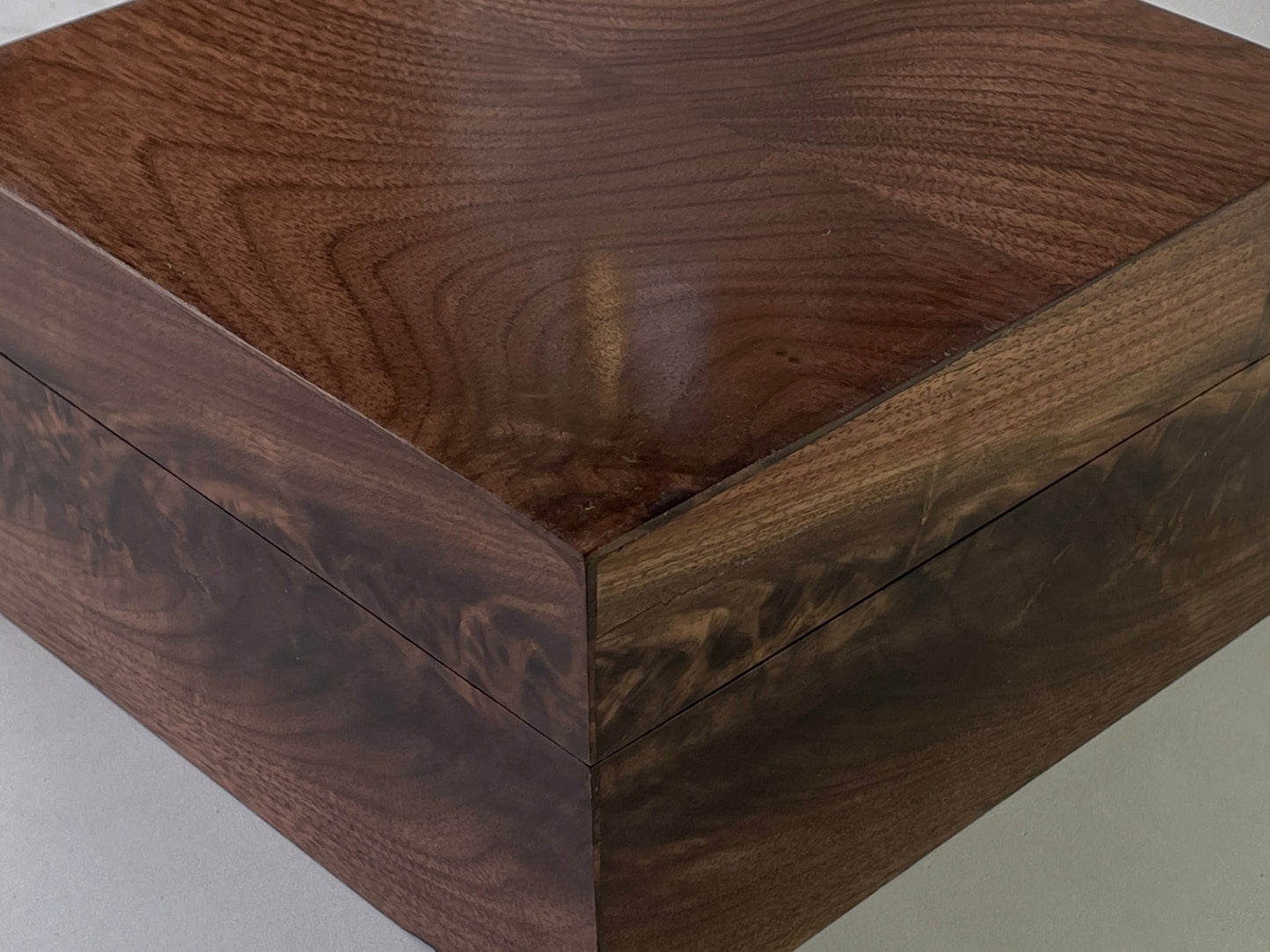 6 watch box in solid wood, choice of linings, quality fittings